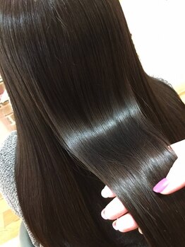 ヘアーデザイン ルネッタ(Hair Design Lunetta)の写真/「FLOWDIA」トリートメントをご体験―。“医学発想”の本格ケアMENU♪