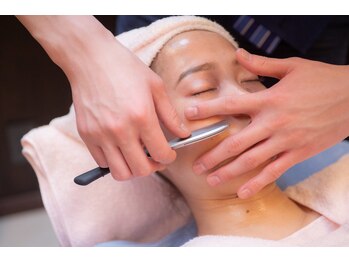 レディースシェービングサロン バーバリング メソッド(BARBERING METHOD)/エステや高級化粧品を超える頂へ