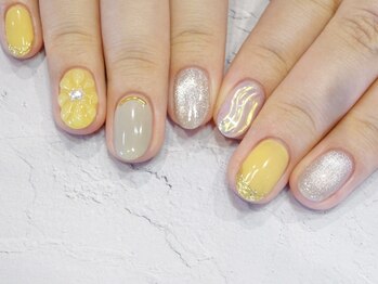 キャミ ネイル(CAMMY NAIL)/黄色ぷっくりフラワー