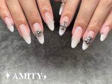 アミティー(AMITY)