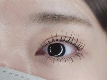 アイラッシュサロン カルモ(eye lash salon calmo)の写真/【丁寧×スピーディー】まつ毛パーマが初めての方もお気軽に♪ご希望のお目元にイメージチェンジ◎